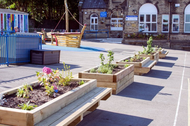 Park Primary - new planters